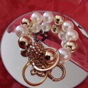 Faux Pearl Stretch Bead Elegant Gold and Key Chain N Loops Key Chain